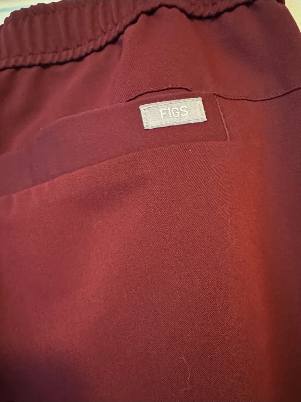 Figs maroon Men’s Scrub Jogger Pants with Drawstring